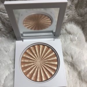 Ofra Rodeo Drive Highlighter